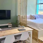 Beachside Studio Apartment On Surfers Corner